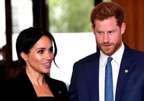 FOTO | Meghan Markle, cu burtica de gravidă la vedere. Ținuta uimitoare purtată de ducesa de Sussex