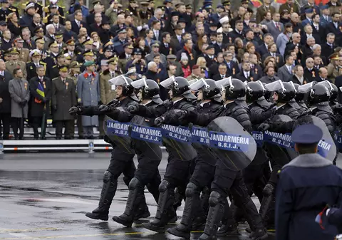 Mesajul Jandarmeriei pentru românii care vor să protesteze de 1 Decembrie: "Se descalifică ca oameni"