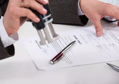 LIBERTATEA TE AJUTĂ: Notarul poate refuza un client? Ce prevede, în acest sens, Legea notarilor publici si a activității notariale