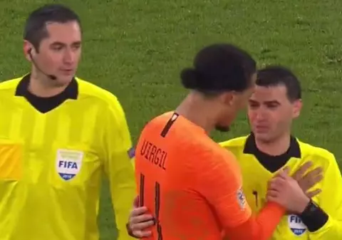Drama lui Hațegan și recomandările UEFA privind telefoanele arbitrilor. ”Cel care i-a dat mesaj putea să-l protejeze”