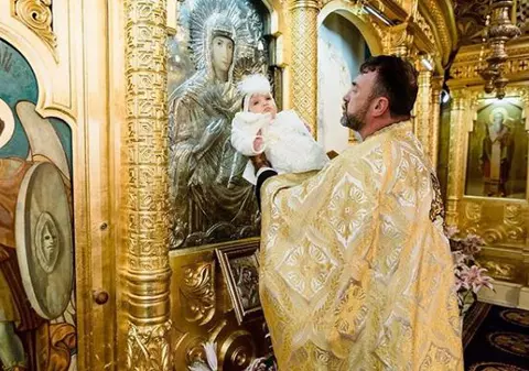 Cele mai tari momente de la petrecerea de botez a fiicei Adelinei Pestrițu. Bruneta a rupt ringul de dans | FOTO