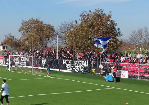 VIDEO / Liga 2 la fotbal, etapa a 15-a. Farul pierde la masa verde cu CS Mioveni. UTA, ”măturată” acasă de clujeni. Protestul brăilenilor