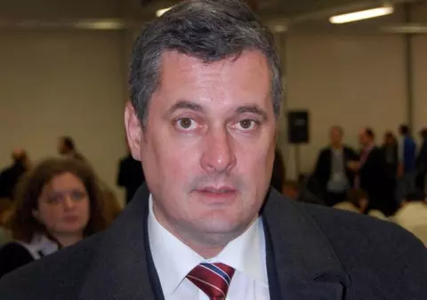 TVR Cluj a cumpărat 100 de volume ale cărții semnate de directorul său