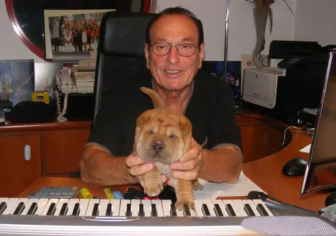 În lipsa nepotului, Petre Geambașu crește câini din rasa Shar Pei. “Sunt printre cele mai dragi ființe din viața mea”