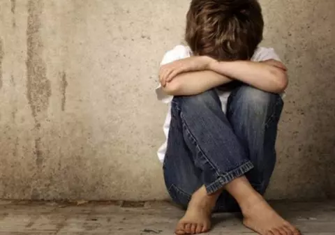 Doi frați români, violați de un profesor de la școală din Italia. Pedeapsa primită de dascăl