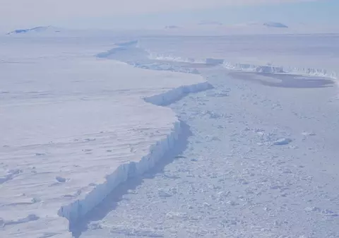 Aisberg mai mare decât județul Constanța, descoperit de NASA