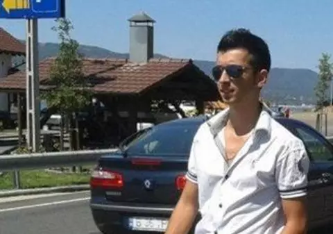 Un polițist din Iași a agresat și umilit un copil cu handicap care i-ar fi furat țigările. Ce pedeapsă a primit agentul