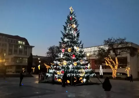 Petreceri de 1 Decembrie la Vaslui: Sărbătoare cu ceai cald, colăcei și stegulețe