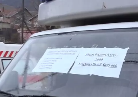 Protest inedit în faţa Spitalului Municipal Orşova. Gestul făcut de managerul unității medicale