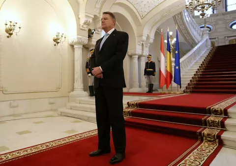 Iohannis cere reexaminarea Statutului personalului feroviar: ”Nu sunt identificate sursele de susținere ale drepturilor și beneficiilor nou introduse”
