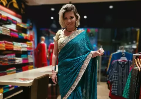 Gina Pistol îndrăgostită de sari-urile indiene