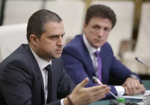 UPDATE. Senatul a respins moţiunea simplă împotriva lui Bogdan Trif: "Turism de România: Un ministru incompetent şi o ţară fără brand"