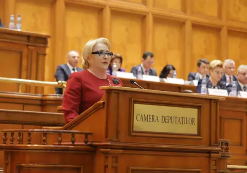UPDATE. Viorica Dăncilă, în plenul Parlamentului: "Cred în consens, în echilibru și cooperare. Nu mai este loc de orgolii sau resentimente politice!"