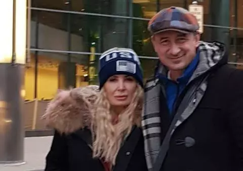 Daniela Gyorfi o dă pe folclor de Revelion. Le cântă românilor din America melodii populare