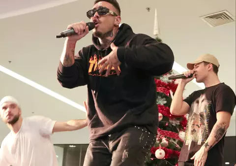 Alex Velea și alte vedete au petrecut alături de Moș Crăciun