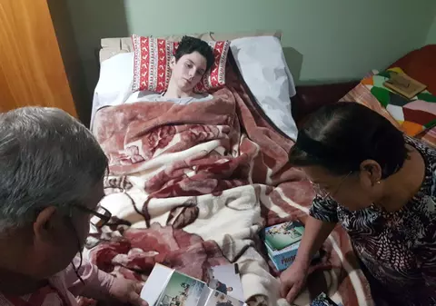 Fata paralizată pe trecerea de pietoni. Cum se tergiversează un accident grav