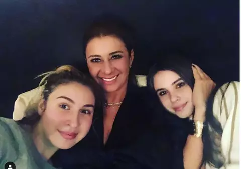 FOTO | Final de an fericit pentru Anamaria Prodan. Fetele ei s-au întors acasă!