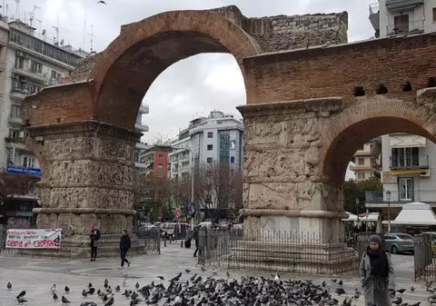 Daci au fost, daci sunt încă! Arcul lui Galeriu de la Salonic și povestea unui dac cu origini oltenești ajuns împărat roman