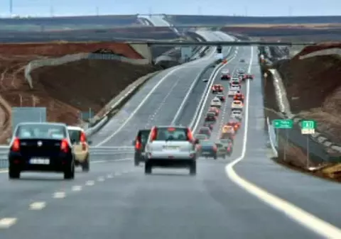 Autostrada Unirii, Autostrada Târgu Neamţ - Iaşi şi Autostrada Sudului ar putea deveni obiective strategice de interes naţional, pe modelul Cormarnic-Braşov