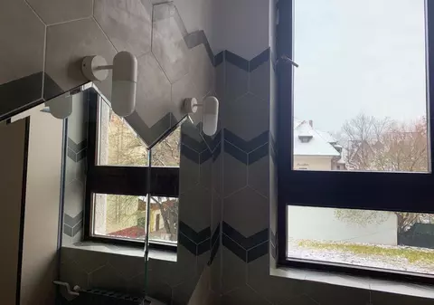 FOTO / Cum au schimbat mai mulți elevi din București toaleta școlii în care învață. Imaginile au devenit virale