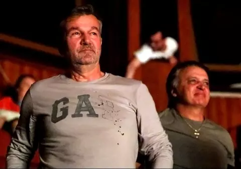 VIDEO / Şi băieţii plâng câteodată. Dan Bittman, emoţionat până la lacrimi în timpul unui spectacol făcut pe muzica Holograf!