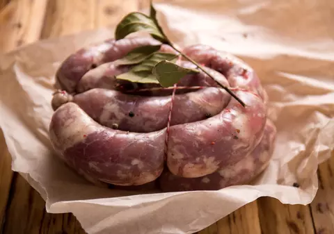 Cârnați de casă - rețete de cârnați tradiționali făcuți în casă