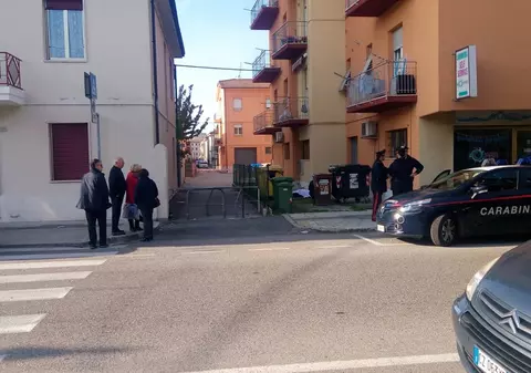 O badantă româncă a avut un șoc: bătrânul pe care îl îngrijea s-a sinucis!