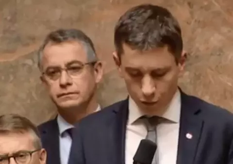 VIDEO | Momentul emoționant în care un deputat francez a început să plângă în plenul Parlamentului, în urma atacului de la Strasbourg