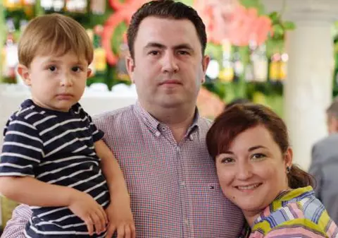 VIDEO/ Ecaterina Ladin a crescut într-o familie modestă. De Sărbători, tatăl actriței se împrumuta ca să aibă bani pentru colindători!