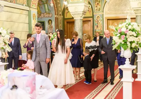 Elena Băsescu face dezvăluiri din familie. "Tatăl meu nu s-a băgat niciodată" | FOTO