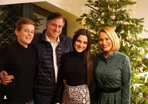 Andreea Esca și-a pus internauții în cap. Totul a pornit de la fiica ei și iubitul acesteia