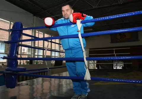 Leonard Doroftei se ”bate” cu coronavirusul în Canada: ”De când s-a închis totul am făcut 10 flotări, în total!”