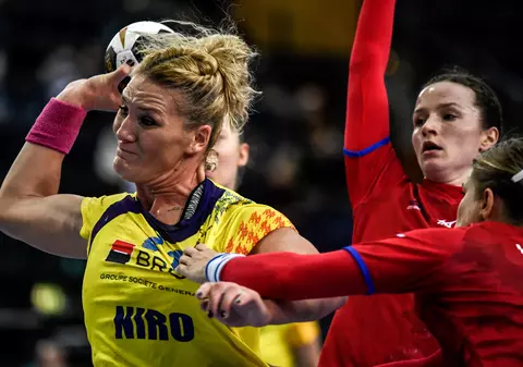 Crina Pintea a fost desemnată cel mai bun pivot de la Campionatul European! România luptă pentru medalia de bronz cu Olanda