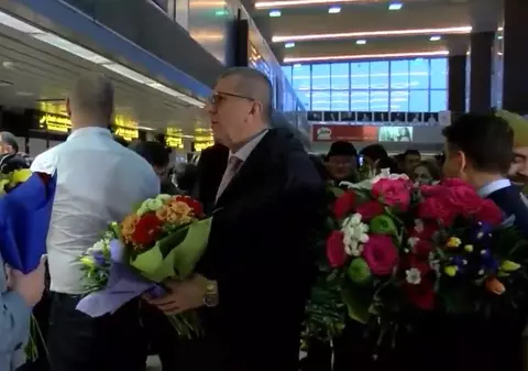 Naționala de handbal a României a revenit în țară