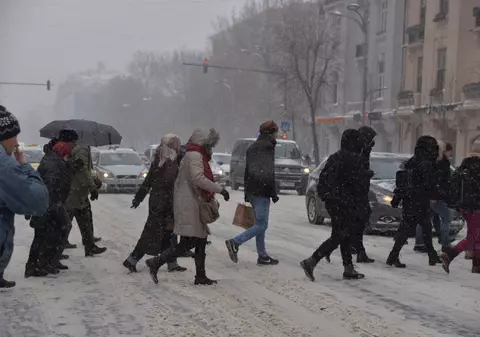 Revin gerul și ninsorile! Cum va fi vremea de Revelion