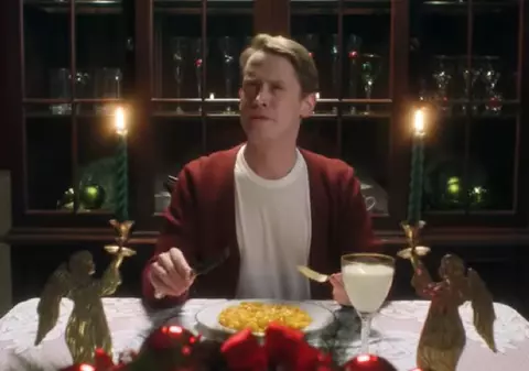 Macaulay Culkin, ”singur acasă” după aproape 30 de ani. Cum arată actorul în ipostaza care l-a transformat în vedetă