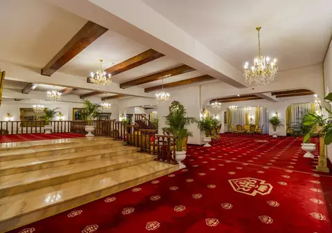 Ai da 2.000 de euro pe o noapte de cazare? Atât costă să stai, de Revelion, la un hotel din Poiana Brașov. Cât salariul minim al unui român pe cinci luni!