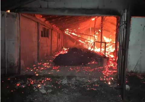 Incendiu la o fermă de animale din județul Maramureș. Două persoane au murit