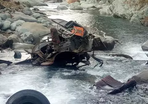 Un autobuz a căzut în gol 60 de metri, în India. 11 persoane au murit și 14 au fost rănite