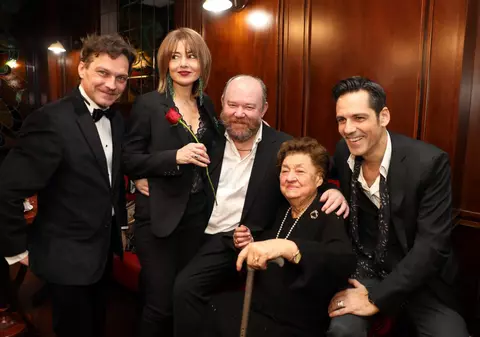 Au rămas liceenii doamnei Tamara Buciuceanu-Botez. Actrița a fost sărbătorită pentru 65 de ani de activitate pe scena de la Teatrul Metropolis