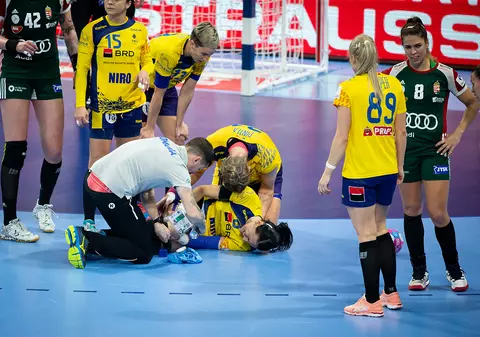 FOTO | Cum arată piciorul drept al Cristinei Neagu, după accidentarea din meciul cu Ungaria