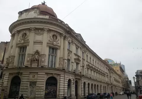 Muzeul Holocaustului nu se va mai amenaja în Palatul Dacia. Clădirea a fost cumpărată de Primărie cu 63 de milioane de lei, pentru ”Pinacoteca Municipiului București” și urma să fie cedată gratuit Institutului Elie Wiesel