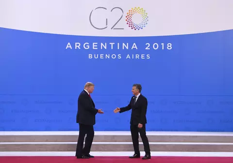 VIDEO | Donald Trump, protagonistul unui nou moment jenant. Ce i-a făcut președintelui Argentinei