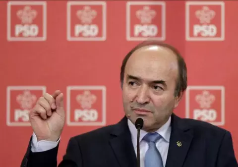 Senator PSD, semnal privind soarta lui Tudorel Toader, la moţiunea de miercuri: "Fiecare va vota potrivit conştiinţei sale"