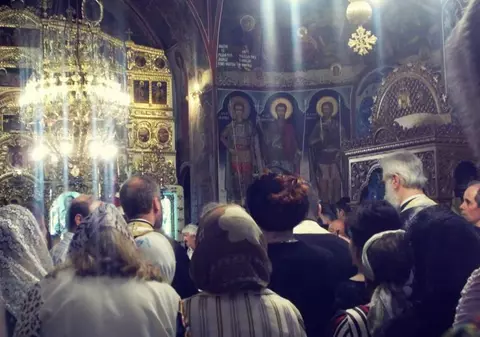 Decizie de ultimă oră. Guvernul va permite reluarea slujbelor în biserici. Ce măsuri trebuie respectate