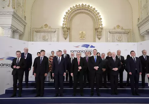 OPINIE/ "Cu ce rămânem după ce se termină ceremonia". Concluzii dure după cele două zile dedicate preluării președinției Consiliului UE