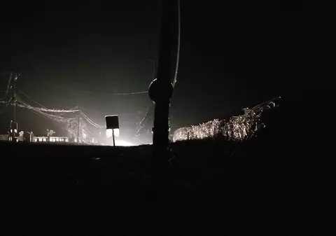 Iadul alb i-a lăsat pe români în beznă. Un reporter a fost în weekend într-un sat din județul Ialomița, cel mai afectat de fenomenele extreme din ultimele zile