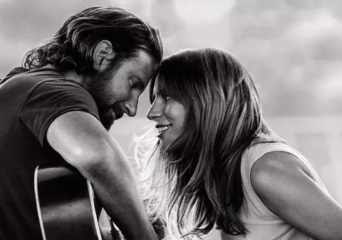CRONICĂ DE FILM/ Lady Gaga și Bradley Cooper fac pereche într-o dramă romantică sfâșietoare. «A Star is Born», câștigătorul Globului de Aur pentru cea mai bună melodie