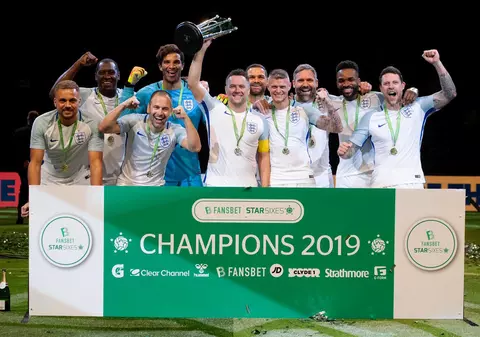 Anglia a câștigat Cupa Legendelor 2019. Căpitanul Michael Owen a reușit o dublă în finala cu Restul Lumii | VIDEO