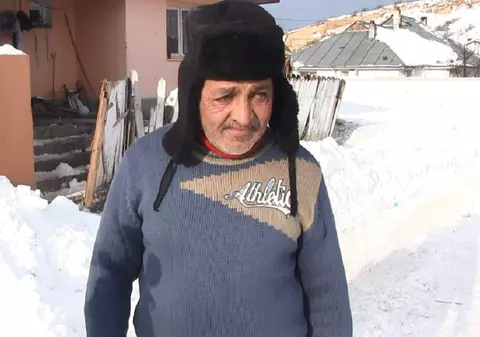 Vasluianul care a sunat la 112 şi a cerut să vină cineva să curețe zăpada din faţa curţii. "Nu aveam pe unde să trecem cu copiii"